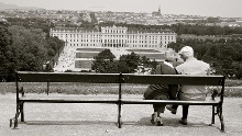 Innamorarsi a 60 anni: saggezza e fantasia dei senior in love Innamorarsi a 60 anni: saggezza e fantasia dei senior in love