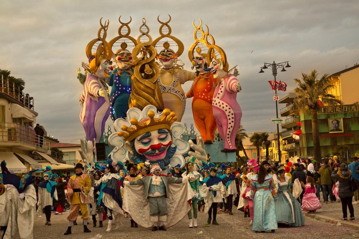 carnevale-viareggio-funzione-sociale